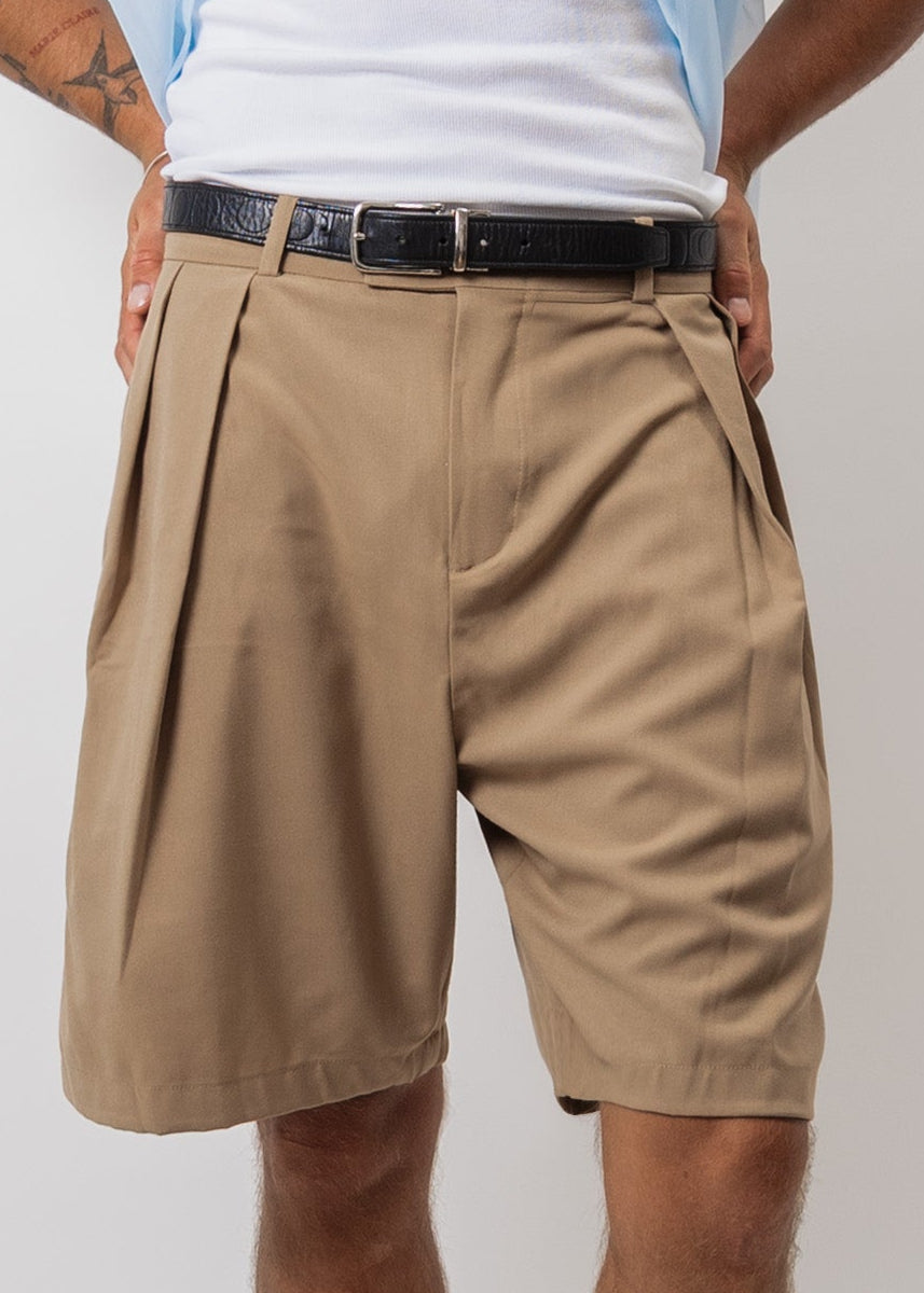 SHORT CON PINZAS DRITTO