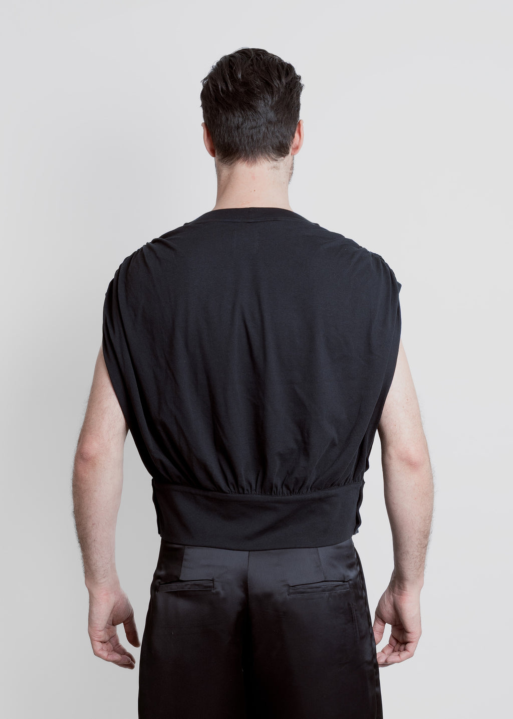 PLAYERA DRAPPEADA CON FAJÍN