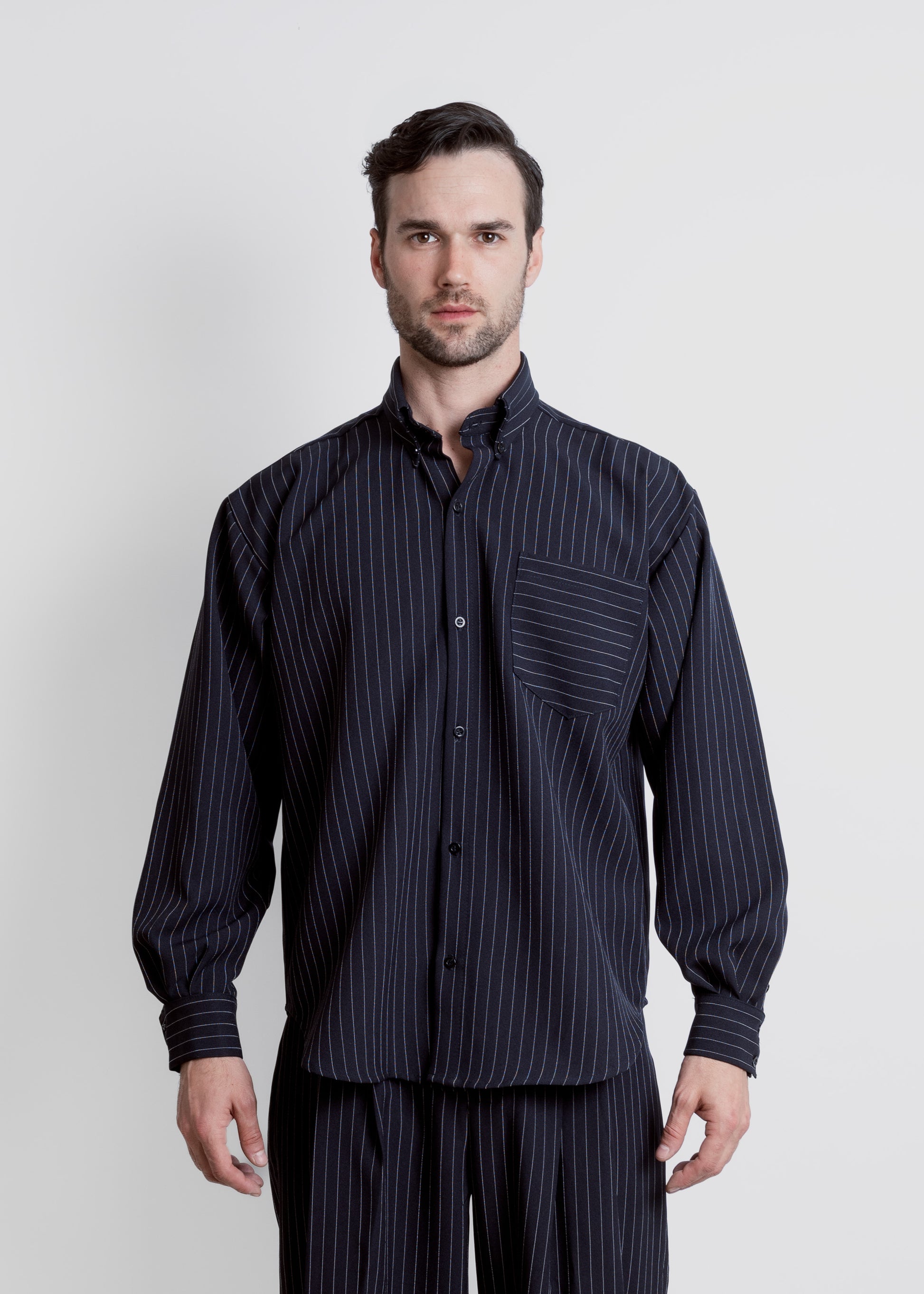 CAMISA OVERSIZE A LÍNEAS