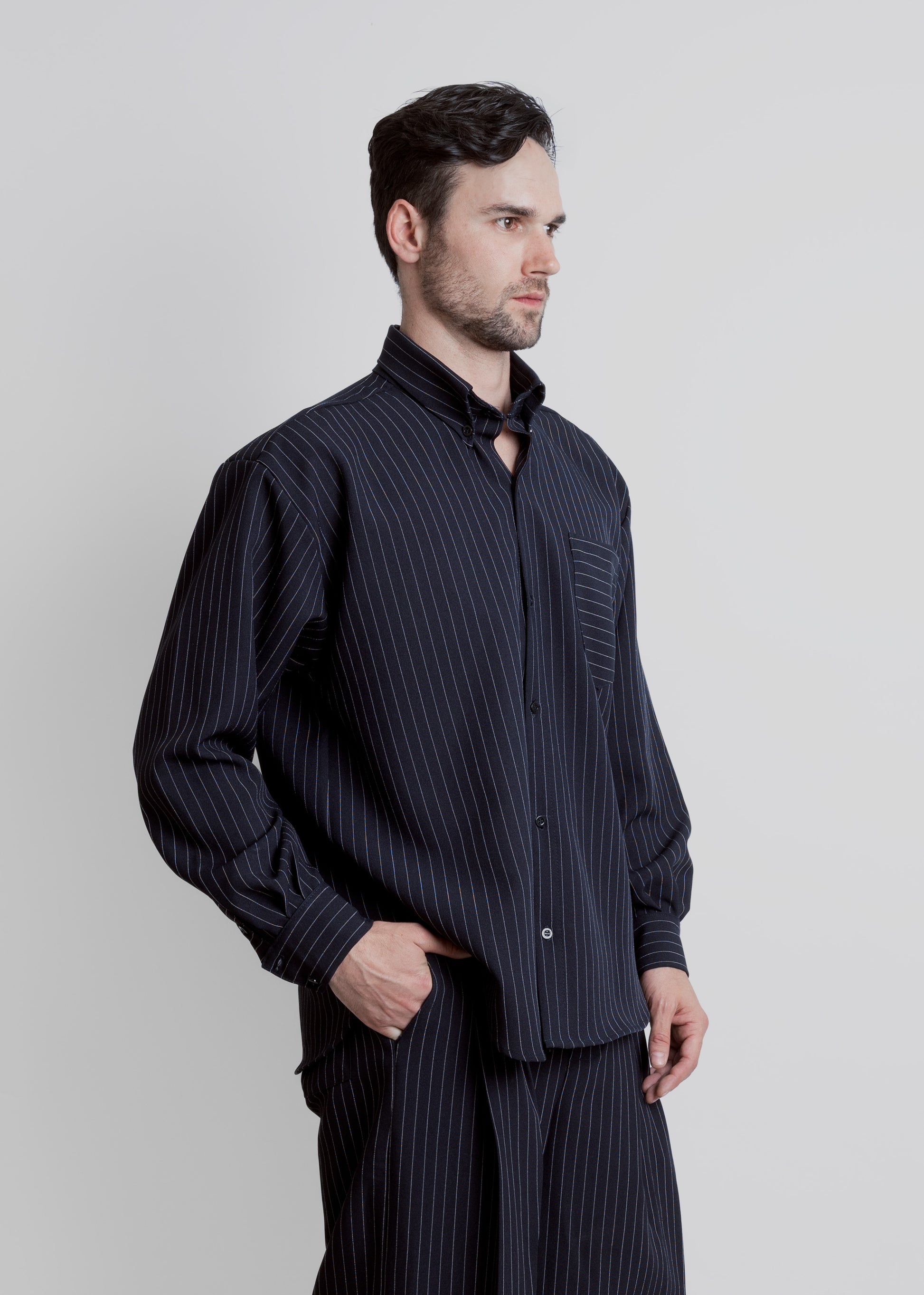 CAMISA OVERSIZE A LÍNEAS