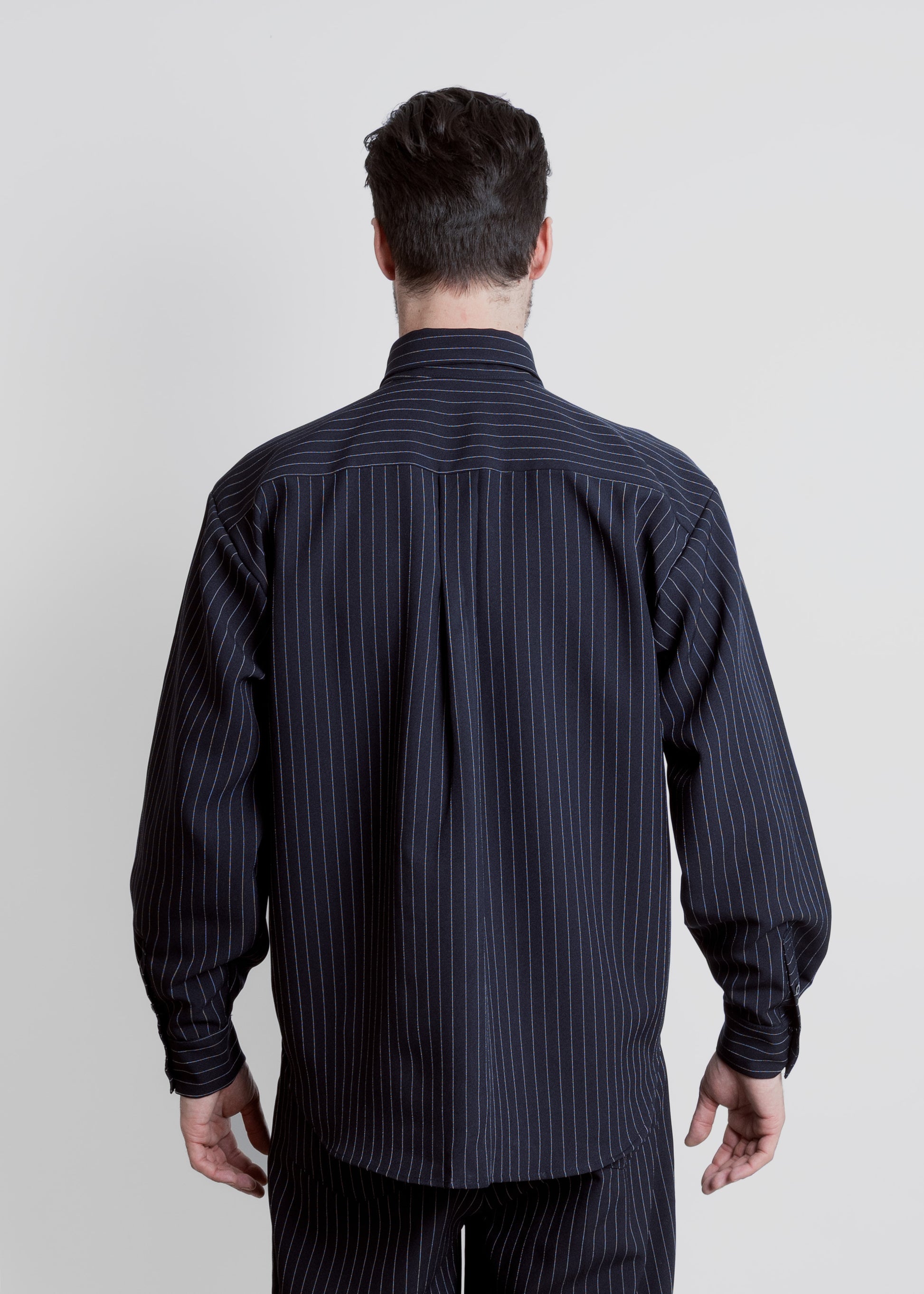 CAMISA OVERSIZE A LÍNEAS