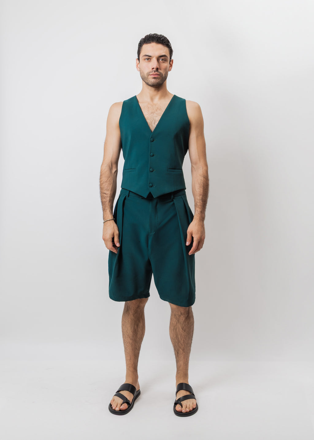 SHORT CON PINZAS DRITTO