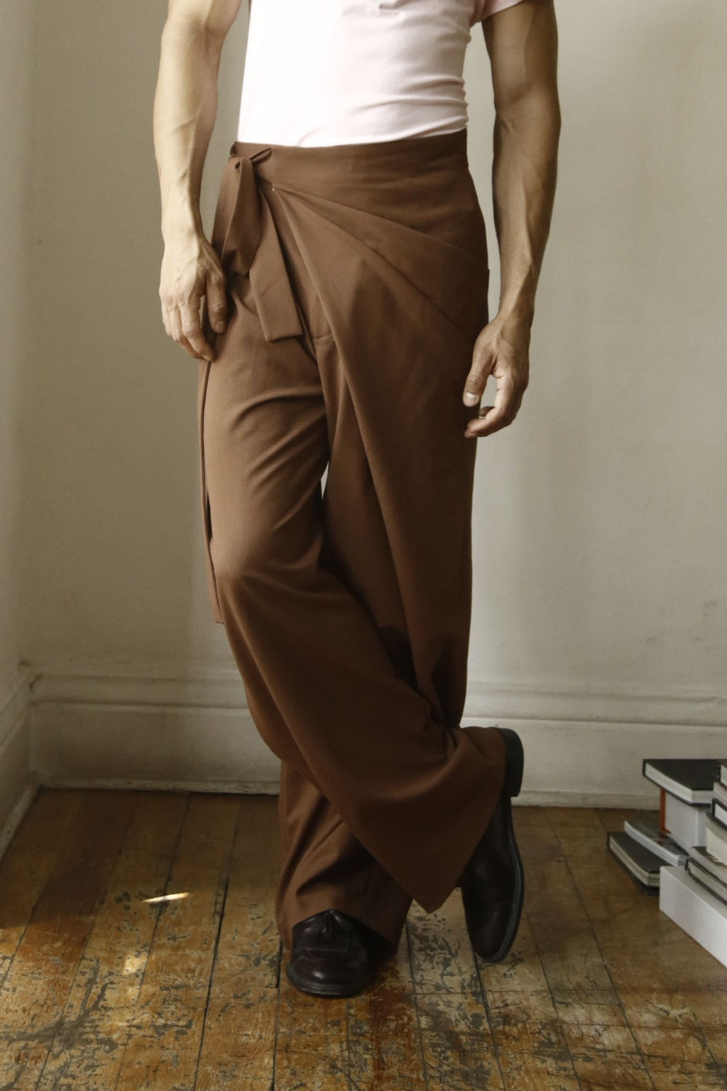 PANTALÓN LADRILLO DRAPPEADO